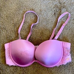 Victoria Secret Pink Bra. Like new condition